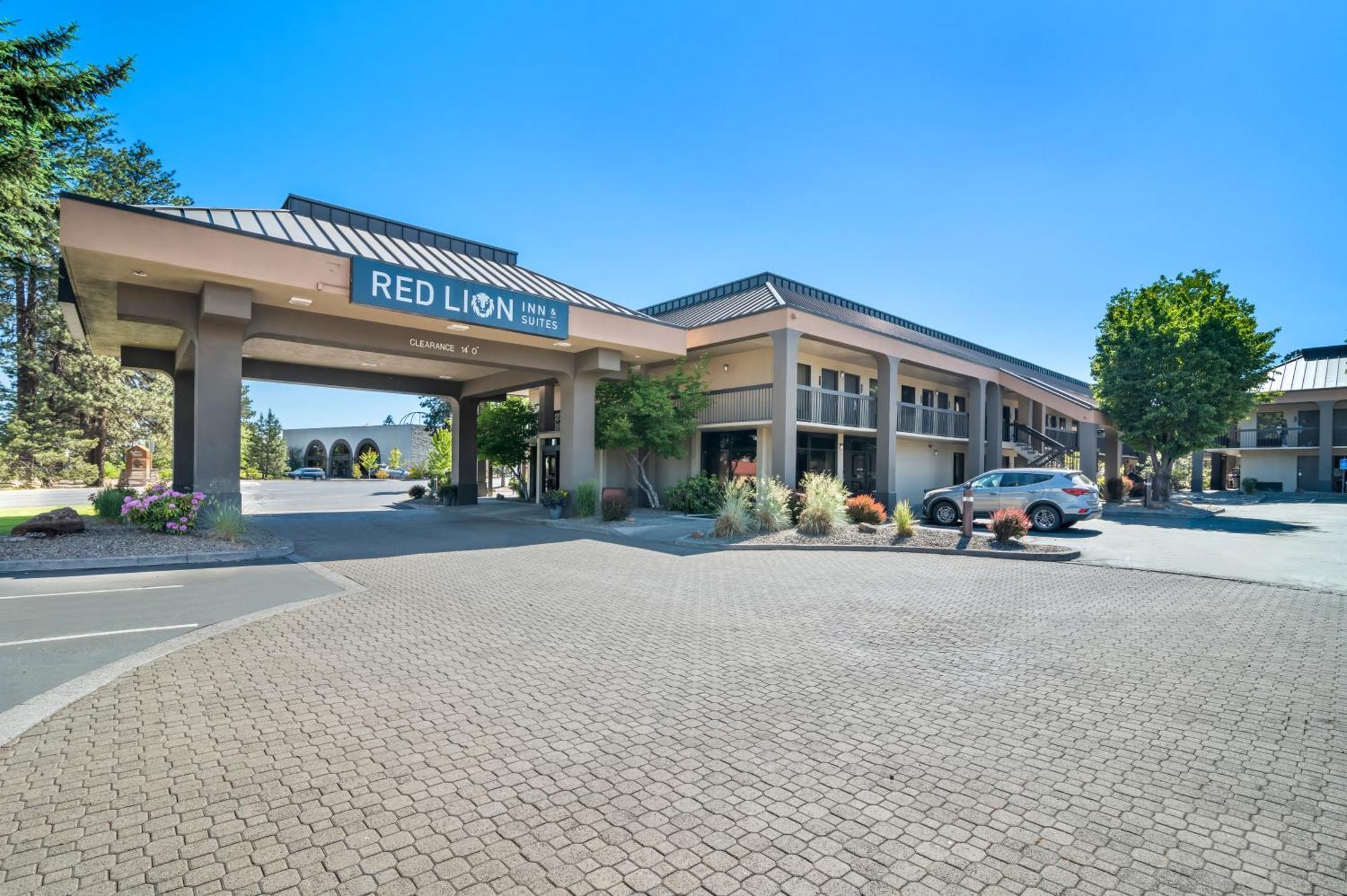 Red Lion Inn & Suites Deschutes River - Bend Exterior foto