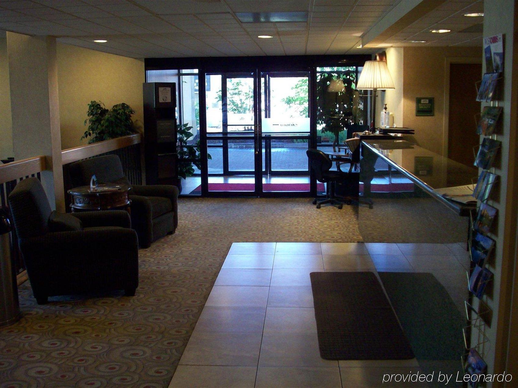 Red Lion Inn & Suites Deschutes River - Bend Exterior foto