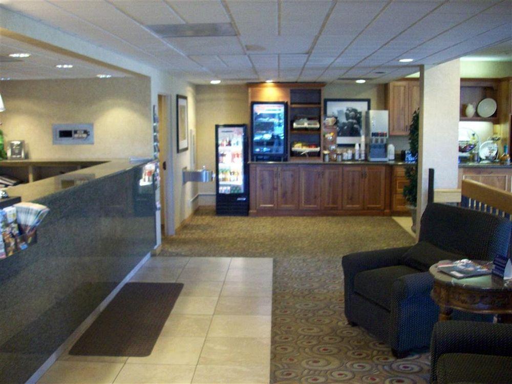 Red Lion Inn & Suites Deschutes River - Bend Exterior foto
