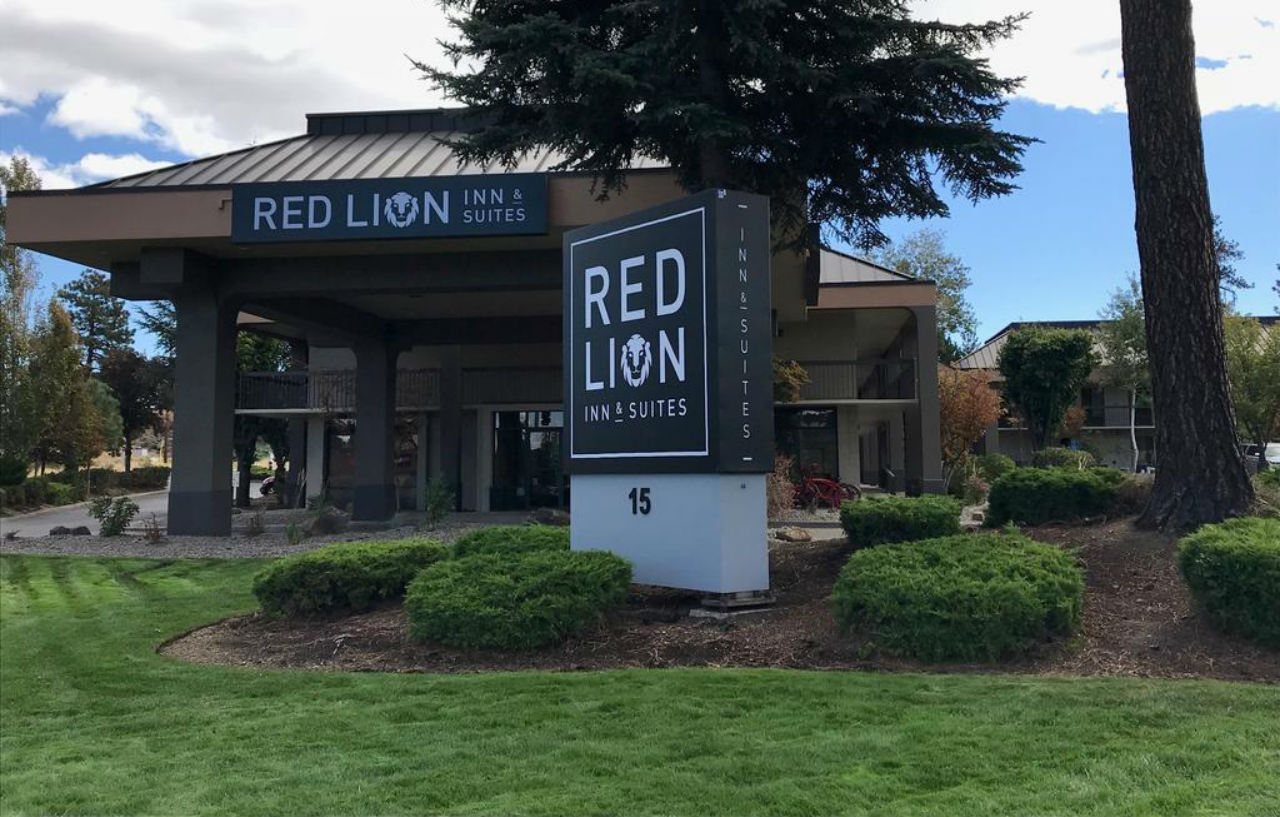 Red Lion Inn & Suites Deschutes River - Bend Exterior foto